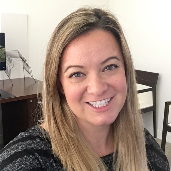 Meet your Posher, Joelle - Picture 1 of 1